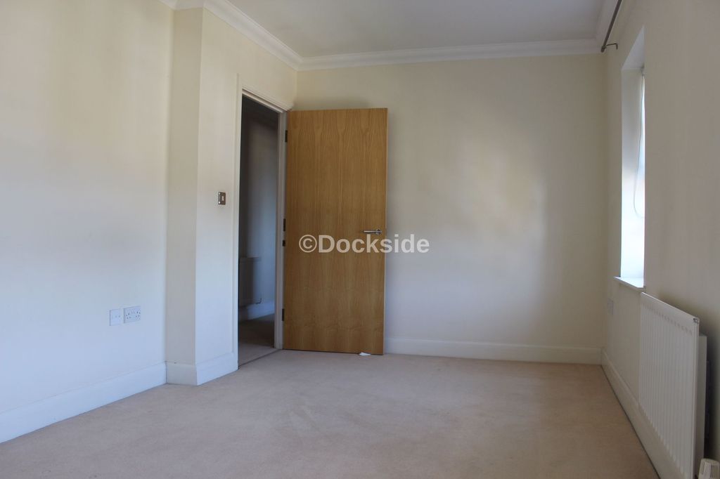 Property photo 3 of 6