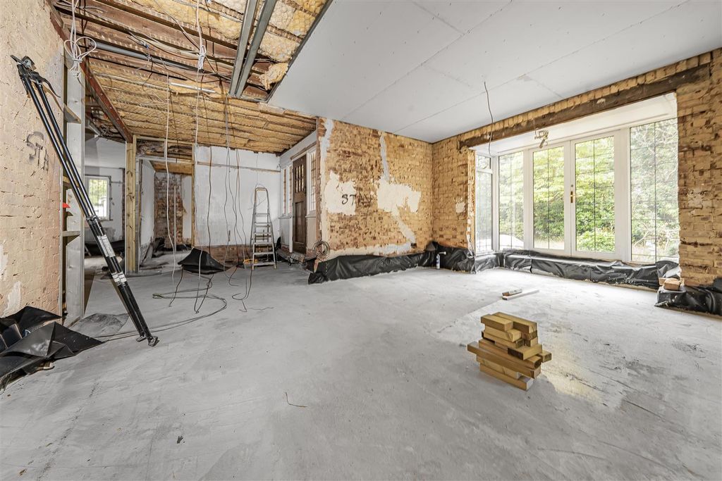 Property photo 3 of 18 Photo Oct 10 2025, 2 09 57 Pm.Jpg