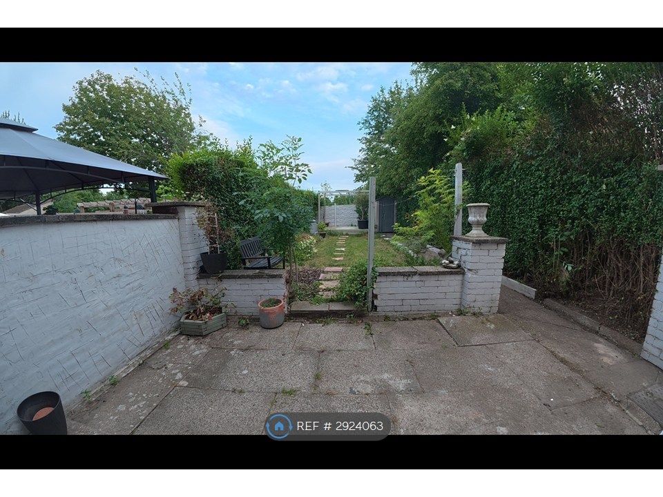 Property photo 3 of 35