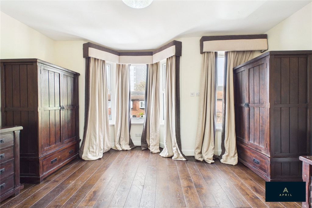 Property photo 3 of 23 Picture No. 02