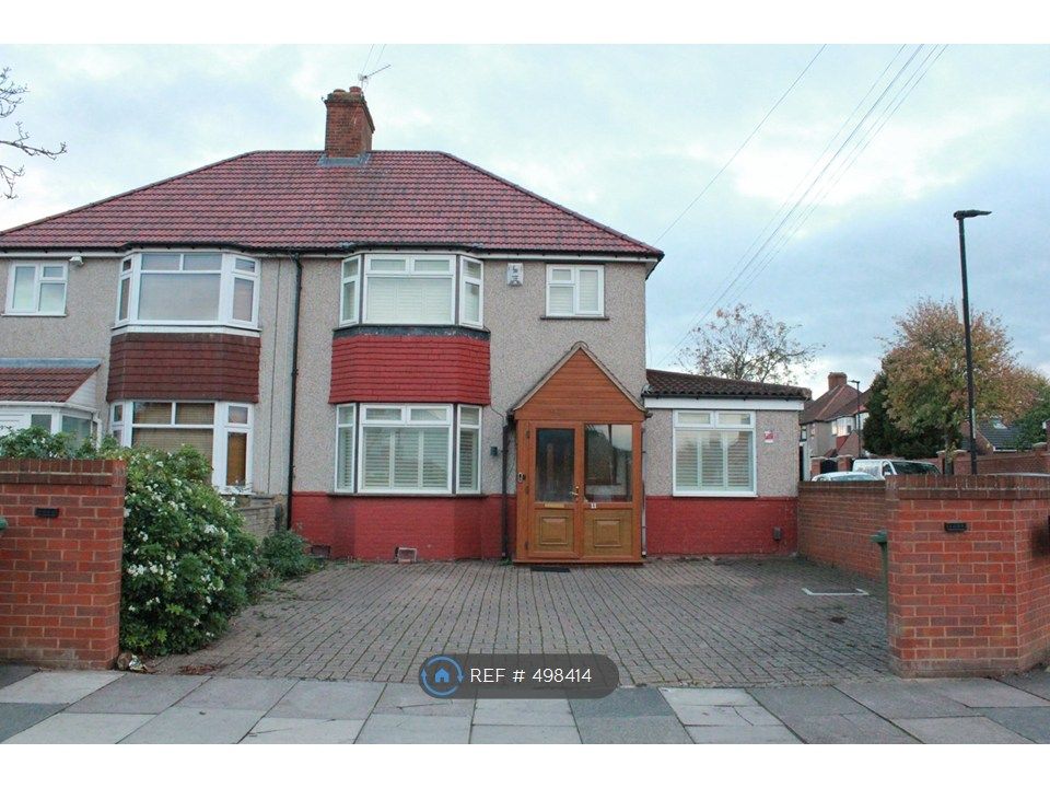 Property photo 2 of 27 Front Yard