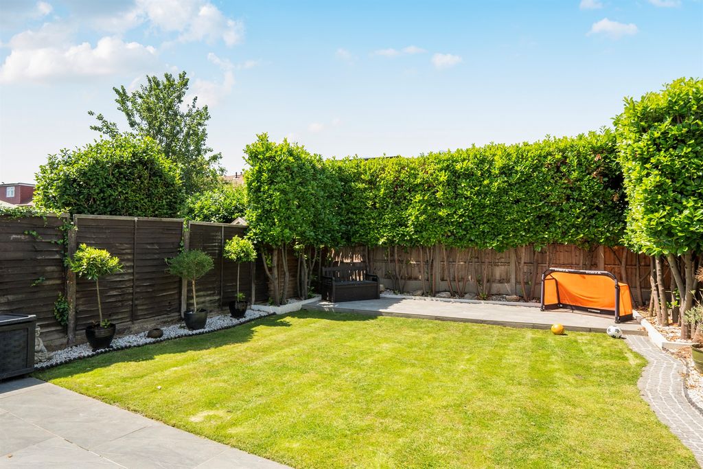 Property photo 2 of 12