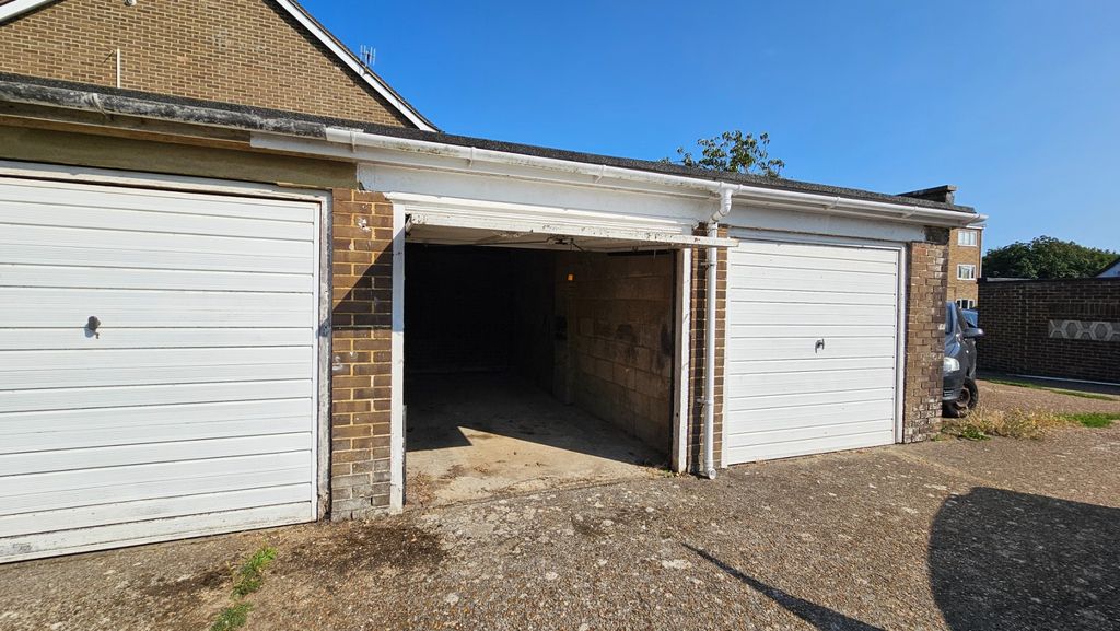 Property photo 3 of 3 4466582