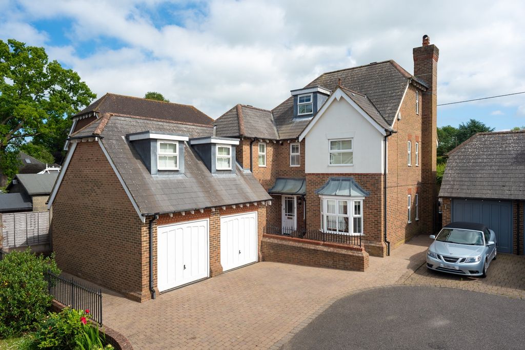 Property photo 1 of 31 4174673