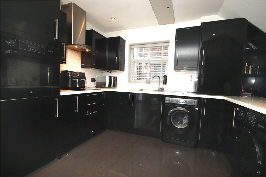 Property photo 3 of 17 Picture No. 15
