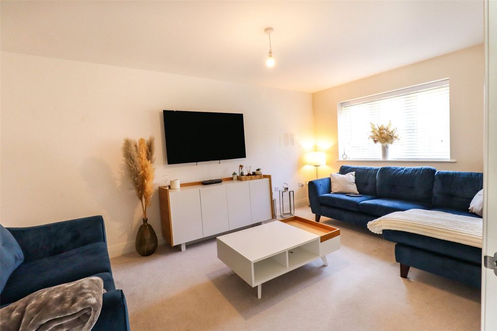 Property photo 2 of 14 Picture No. 08
