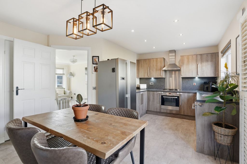 Property photo 2 of 29 Kitchen/ Diner