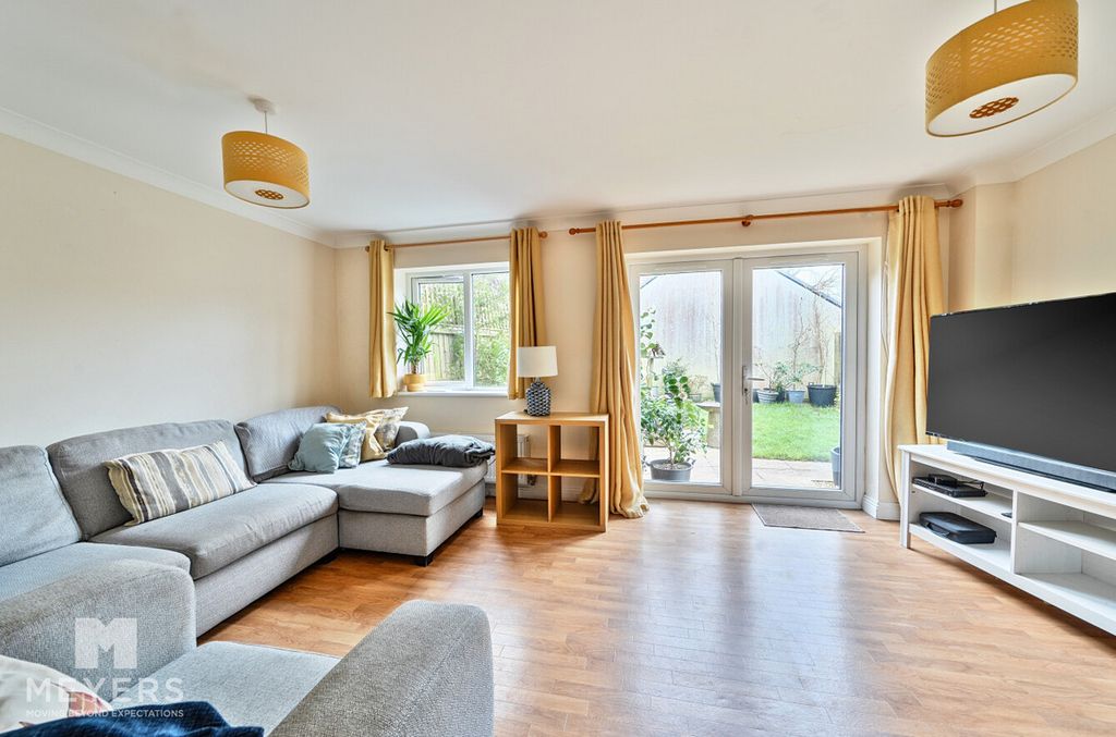 Property photo 2 of 9