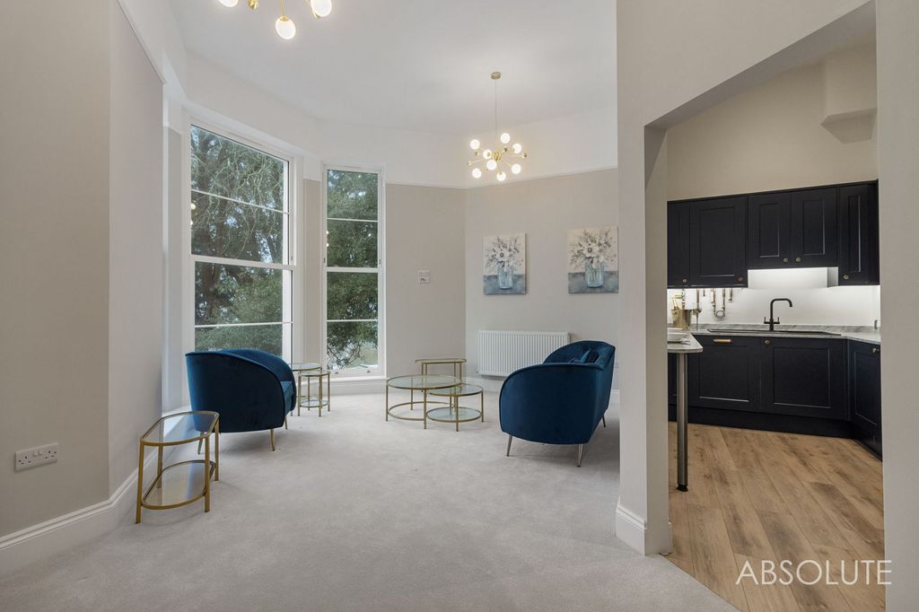 Property photo 3 of 22