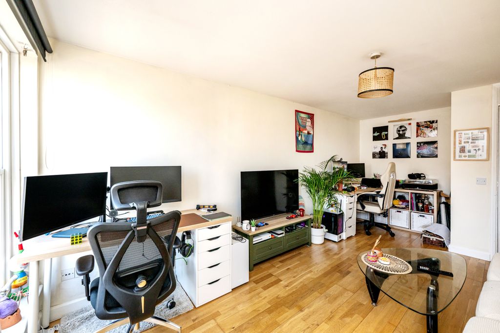 Property photo 3 of 9 Picture No. 14