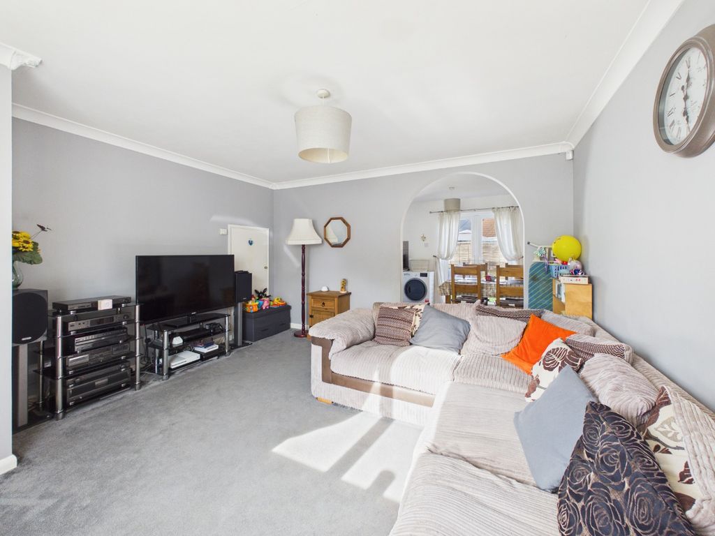 Property photo 3 of 14 4858447