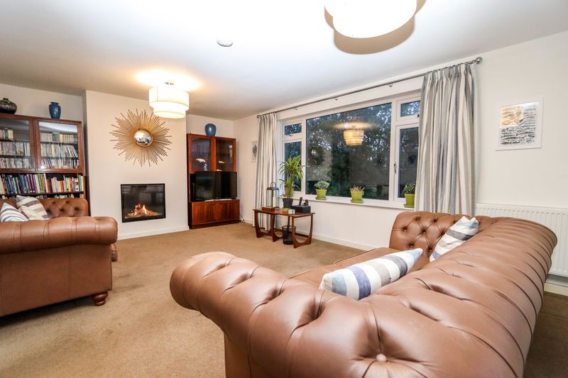 Property photo 2 of 31 Sitting Room