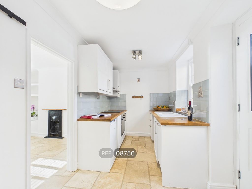 Property photo 3 of 17 Kitchen/Breakfast Room