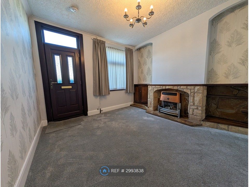 Property photo 2 of 13 Front Lounge