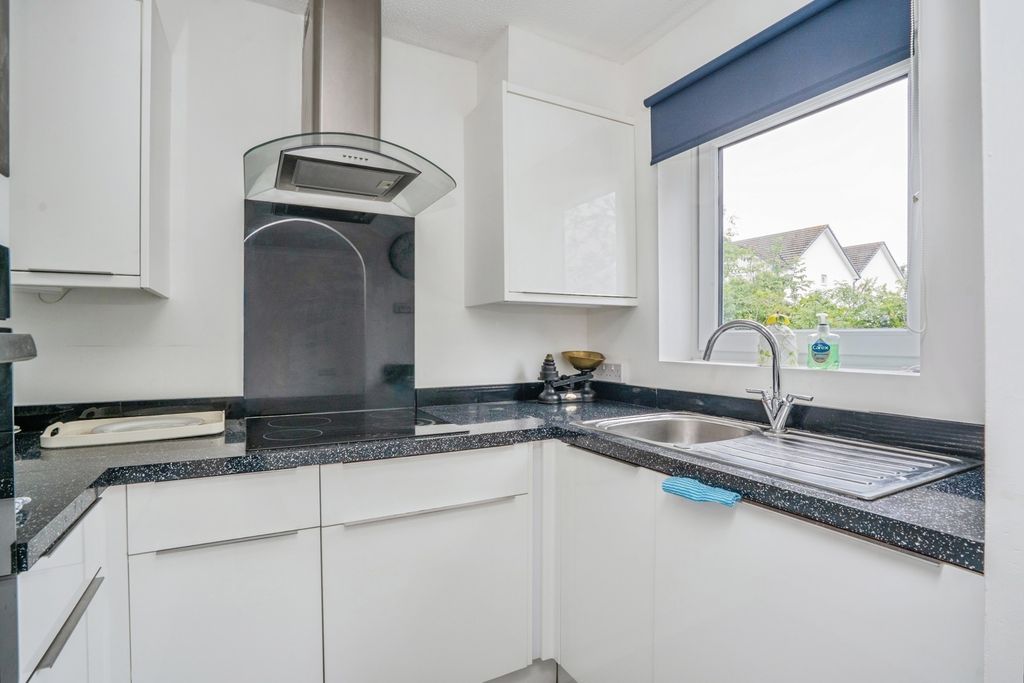 Property photo 2 of 17 Kitchen