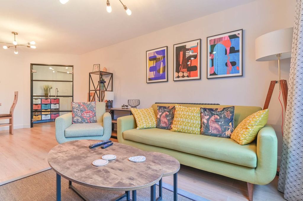 Property photo 3 of 17