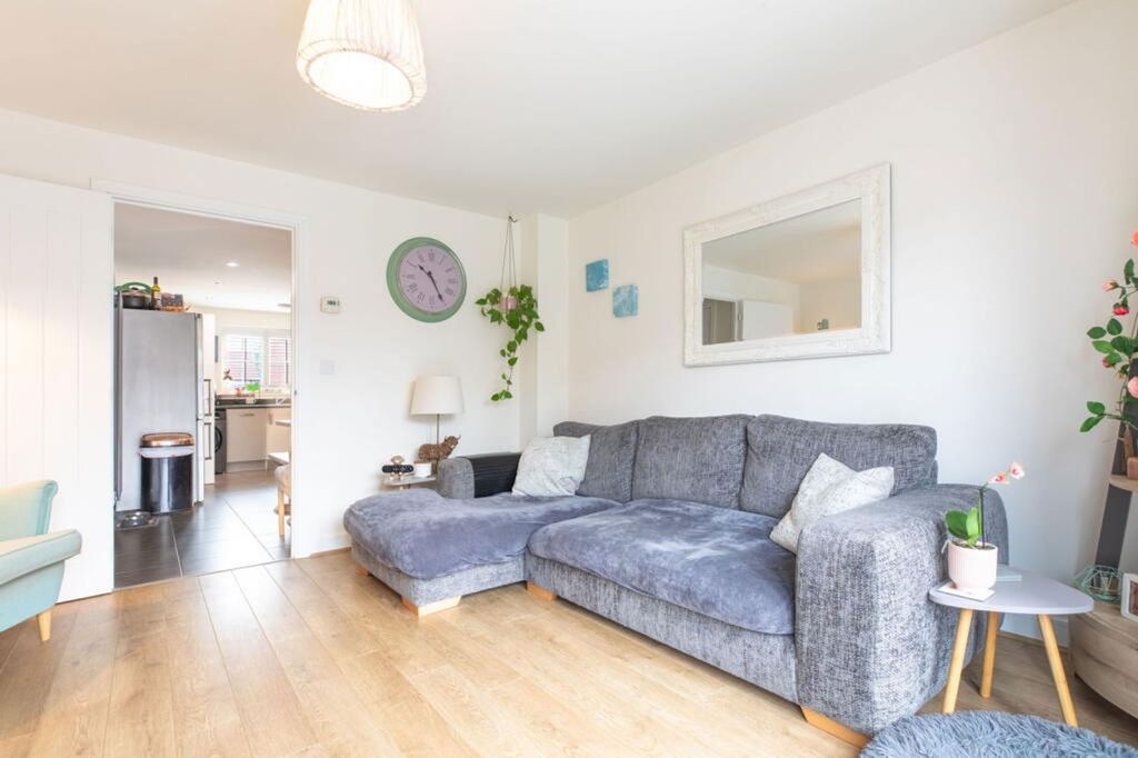 Property photo 3 of 33