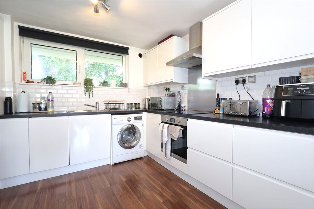 Property photo 2 of 12 Picture 2