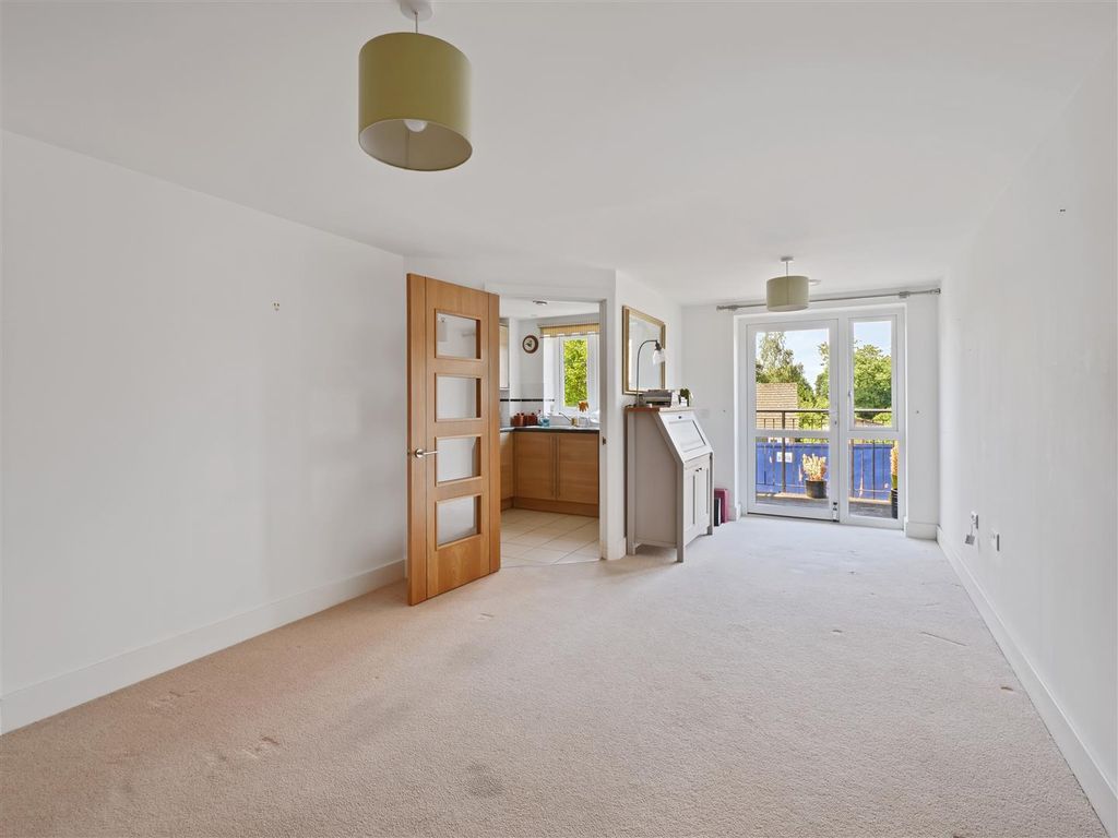 Property photo 1 of 10 Living Roomdiner.Jpg