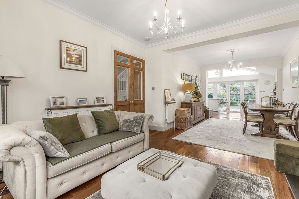 Property photo 3 of 18