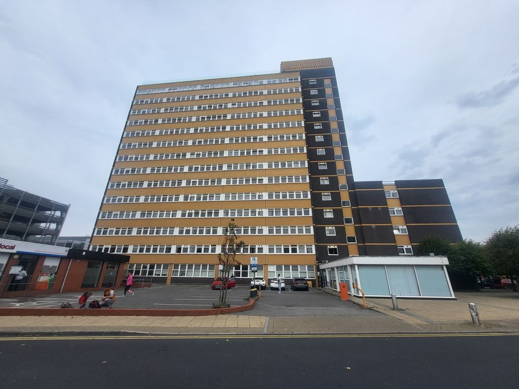 Property photo 1 of 3