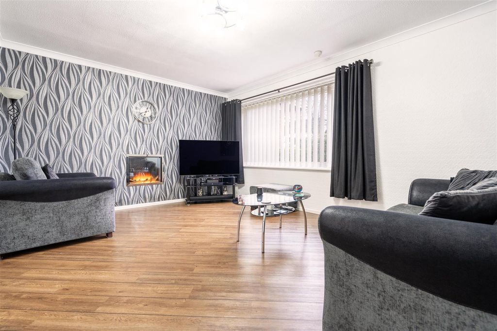 Property photo 3 of 8 Living Room