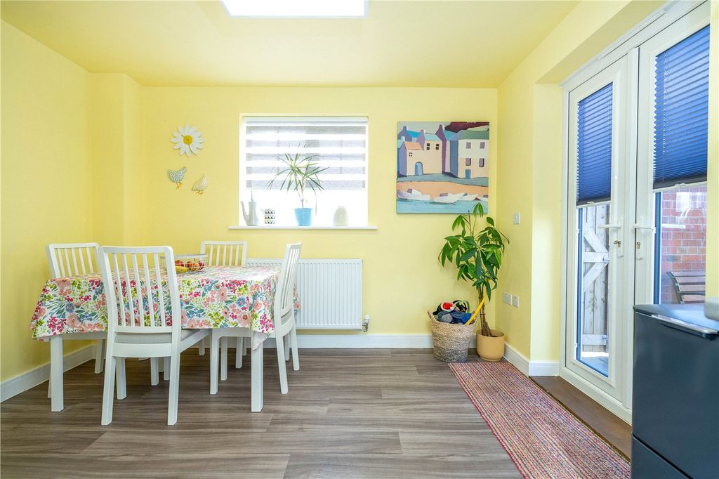 Property photo 3 of 17 Picture No. 15