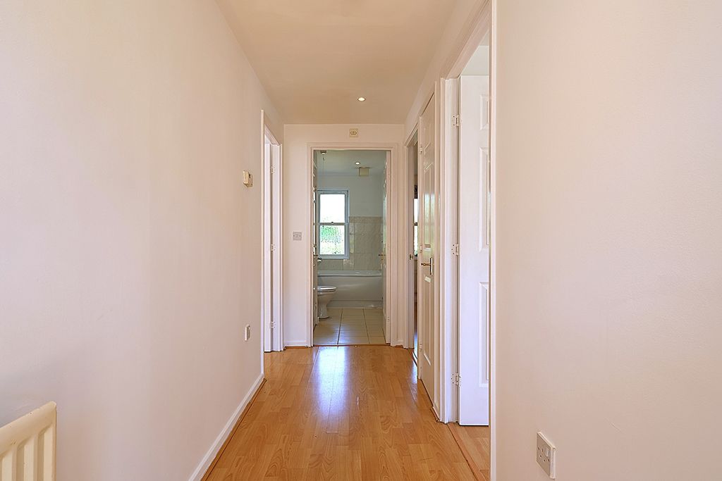 Property photo 3 of 9 Entrance Hallway