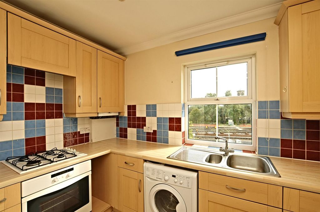 Property photo 3 of 6