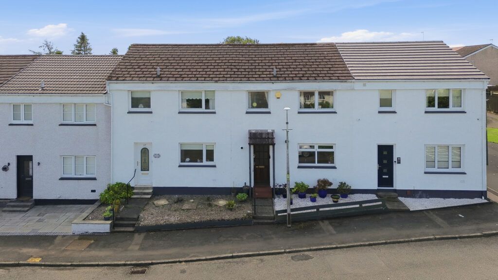 Property photo 2 of 17