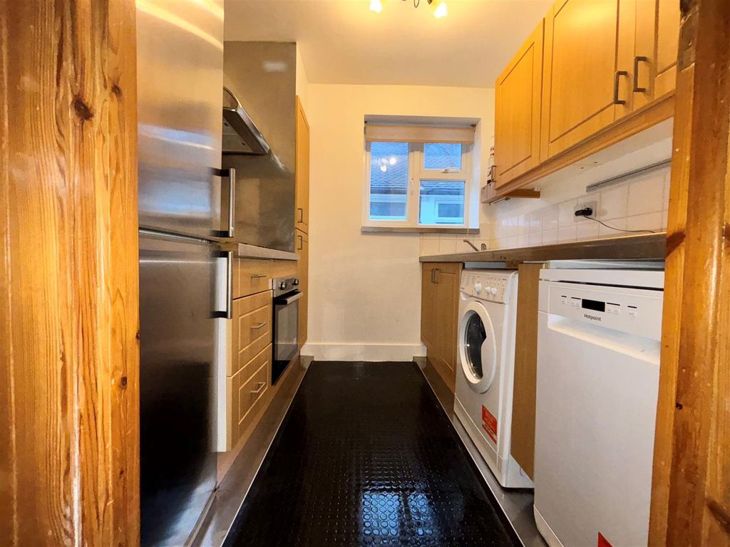 Property photo 2 of 8 Kitchen.Jpg