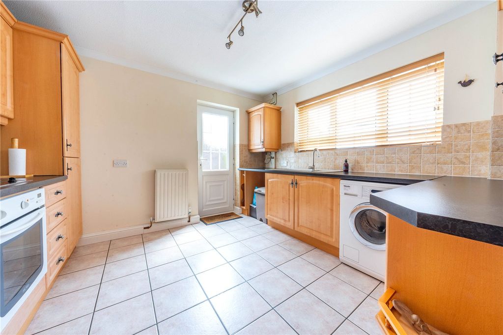 Property photo 3 of 13 Kitchen