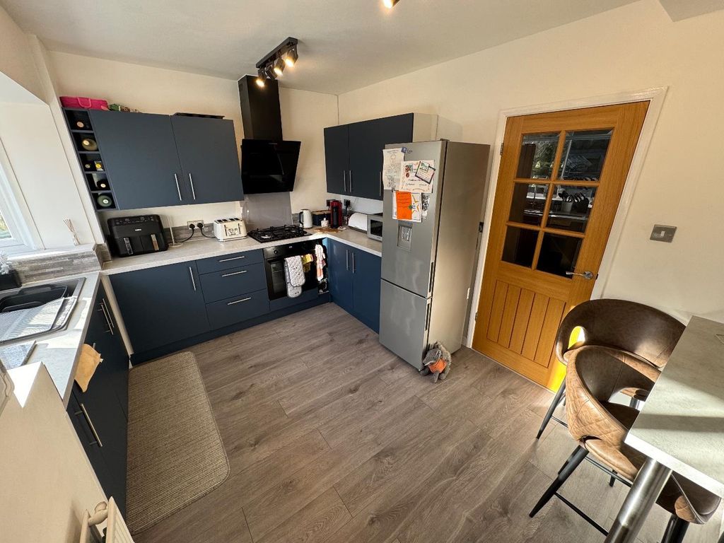 Property photo 2 of 15 Kitchen