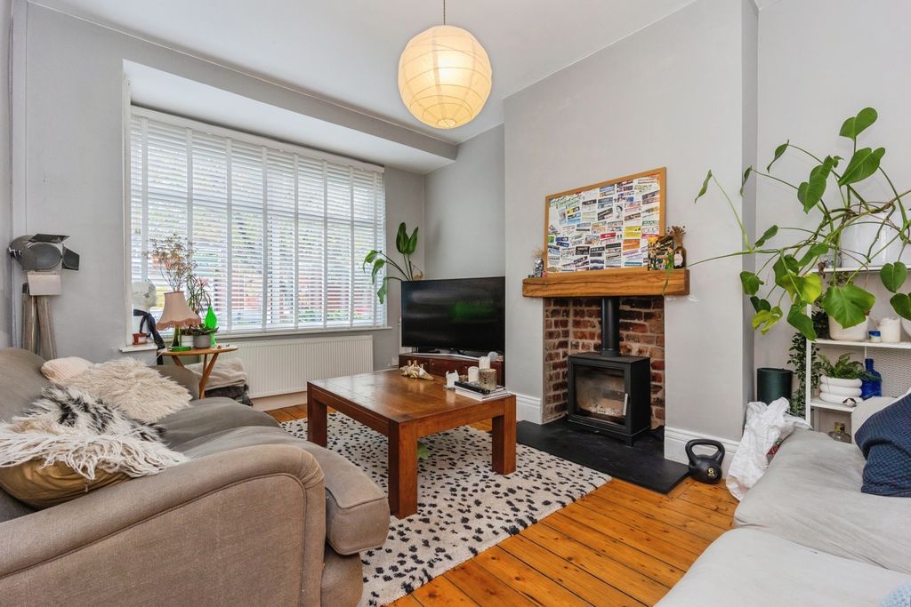 Property photo 2 of 17 Photo