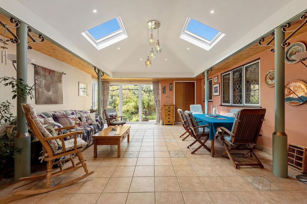 Property photo 3 of 37