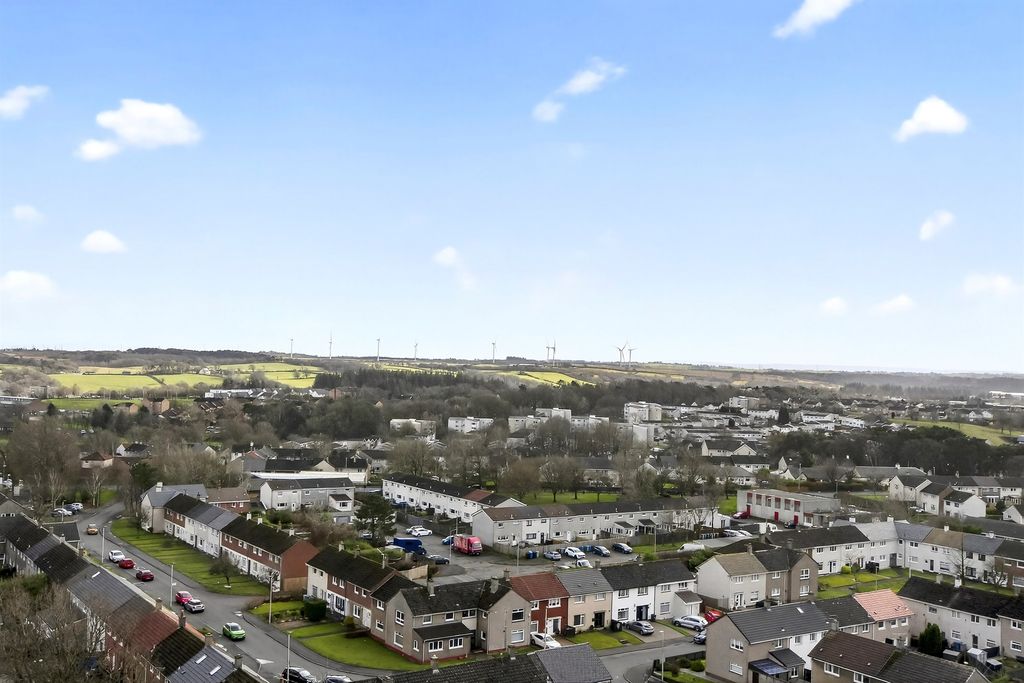 Property photo 2 of 11