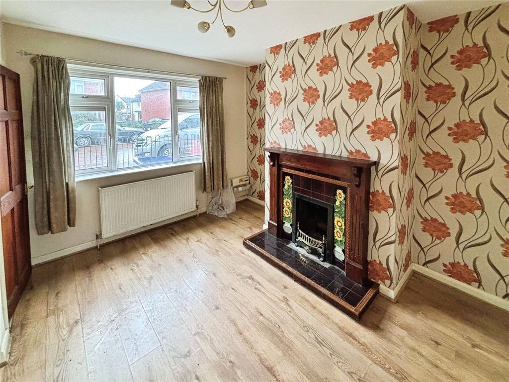 Property photo 2 of 9 Lounge