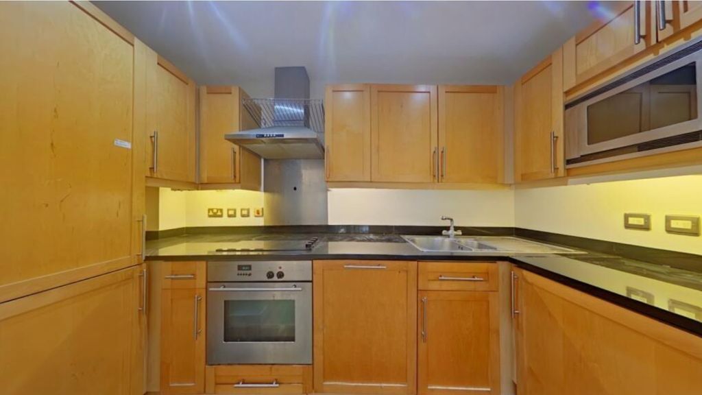 Property photo 2 of 9 Kit