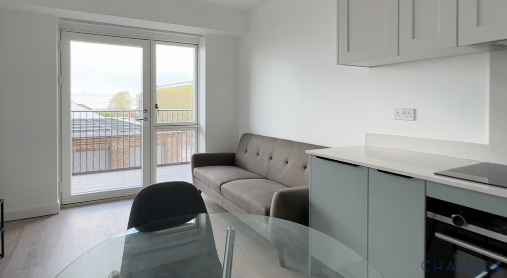 Property photo 1 of 4 Studio Flat To Rent Galleria House, London E16