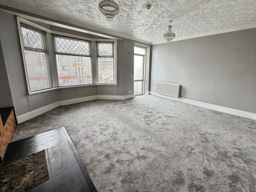 Property photo 3 of 34