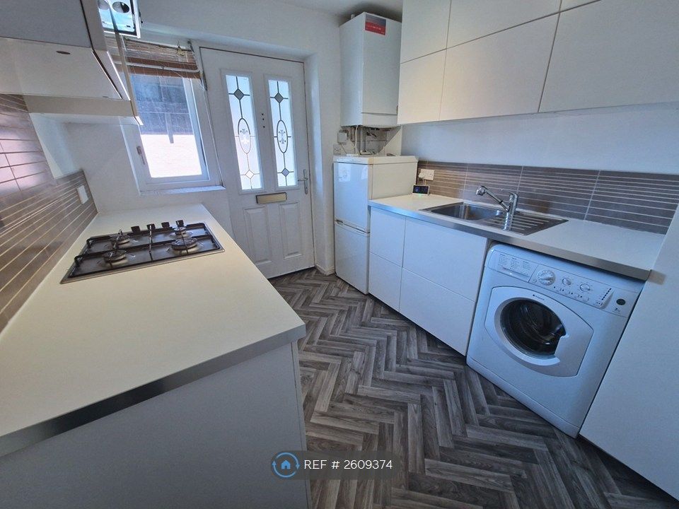 Property photo 2 of 25