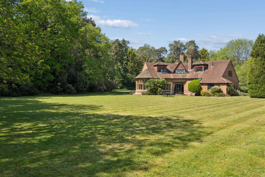 Property photo 1 of 35