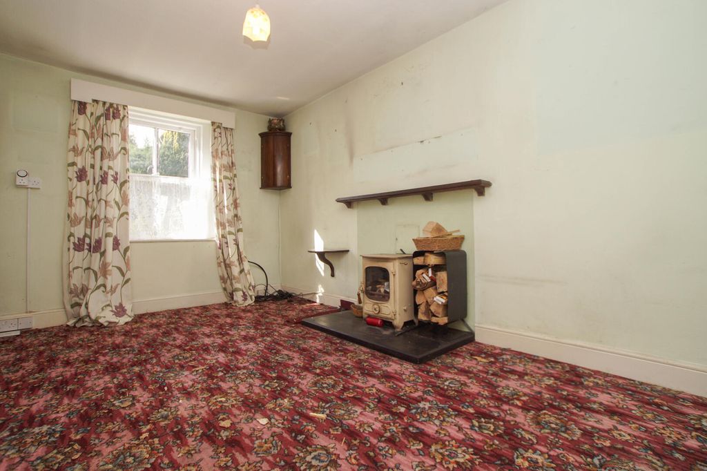 Property photo 3 of 16 Dining Room