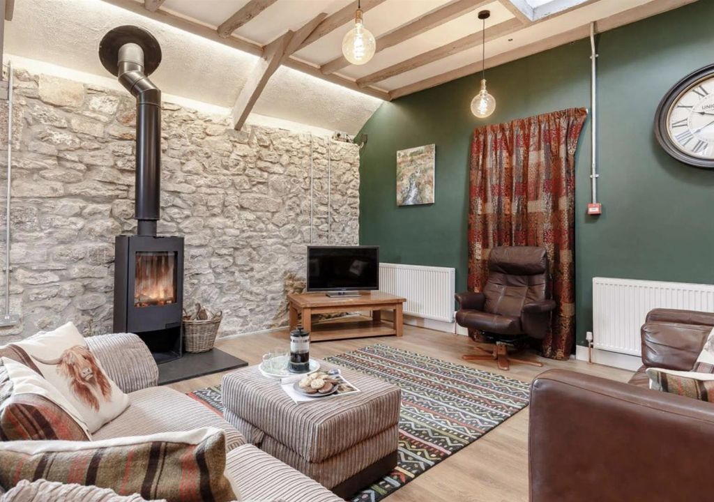 Property photo 3 of 11 3.Jpg