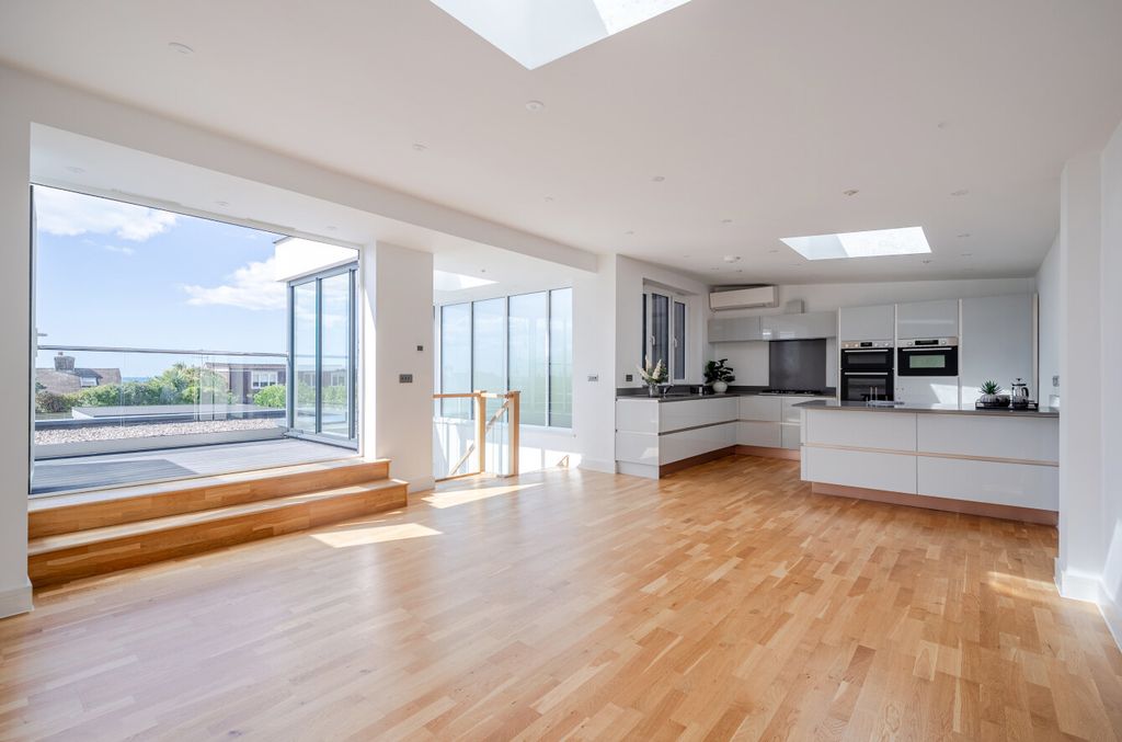 Property photo 2 of 20 1498974-11-6A6727...