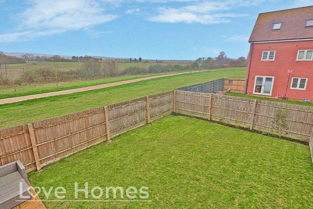 Property photo 1 of 17 4890510