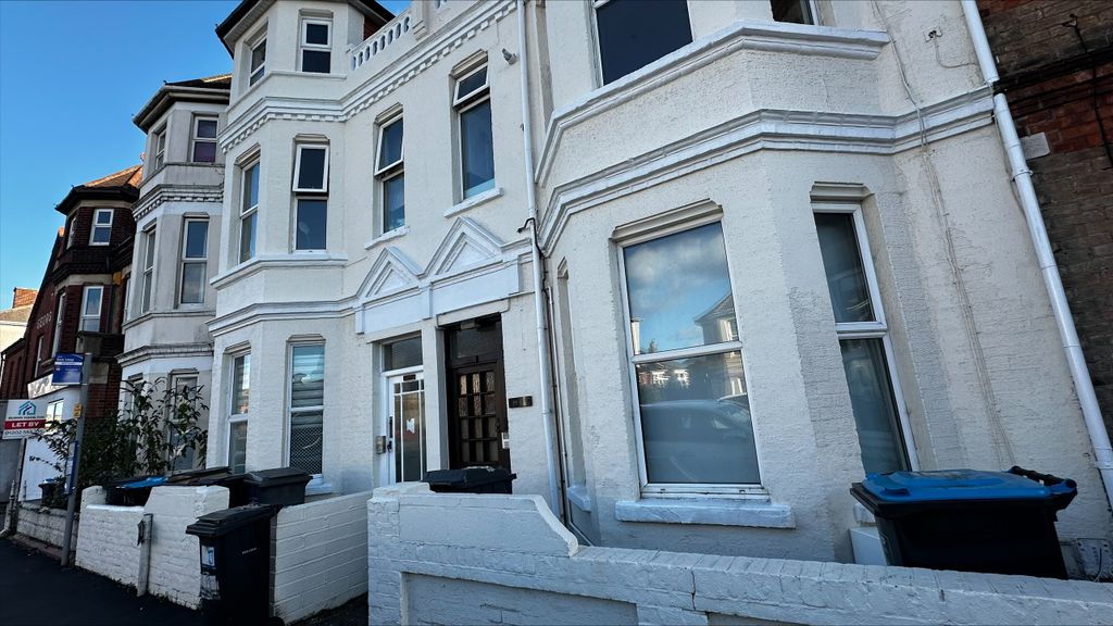 Property photo 1 of 9 Exterior