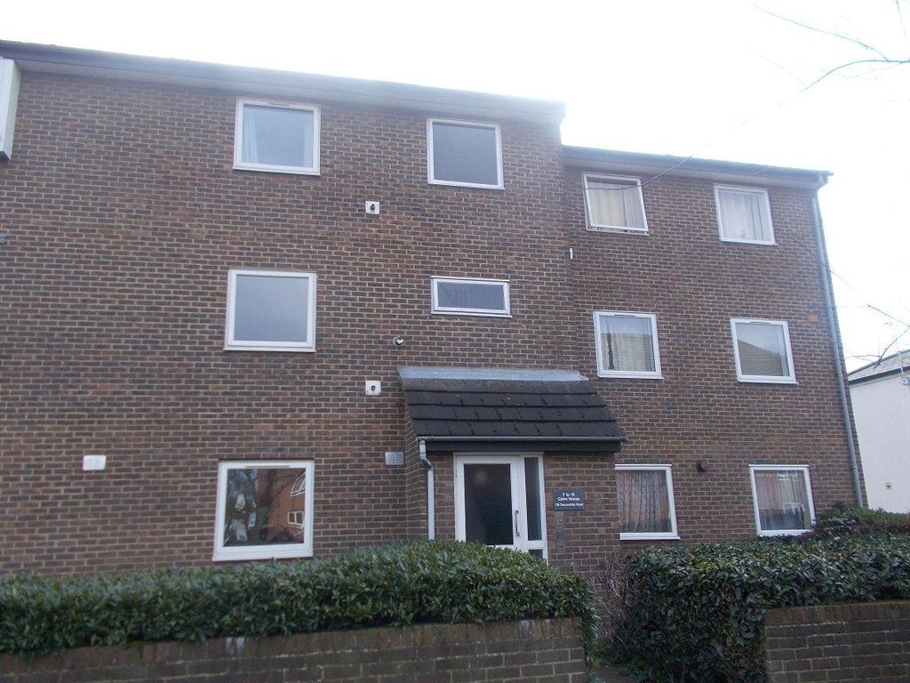 Property photo 1 of 8 Front Approach