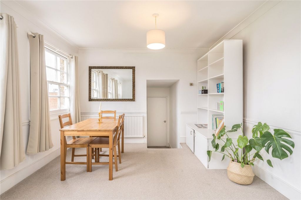 Property photo 3 of 9 Reception