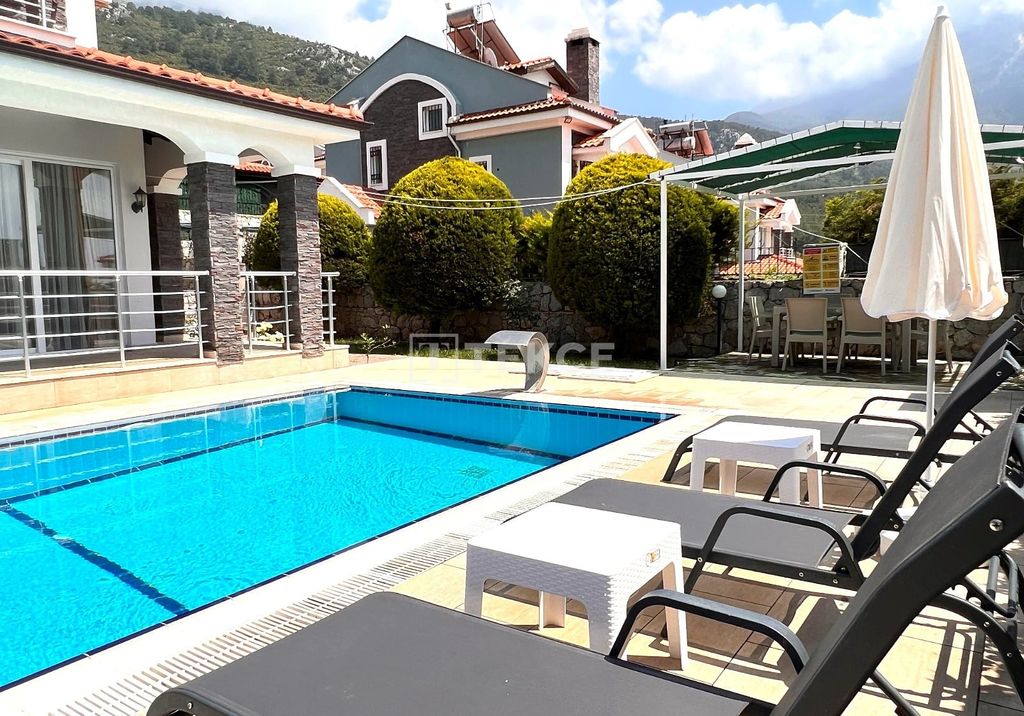 Property photo 3 of 21